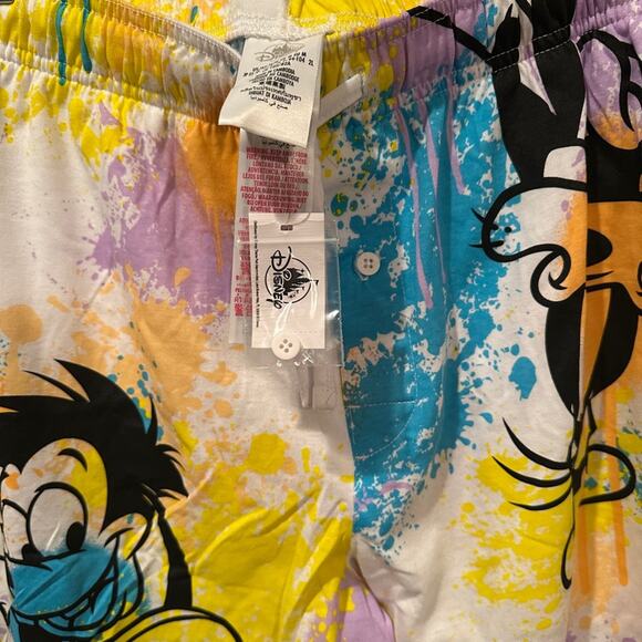 NWT Disney Parks Mickey and Friends Goofy & Max Splatter Paint Short XS M XL - Picture 6 of 7